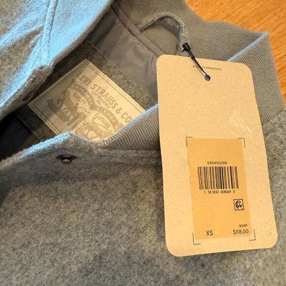 NWT Levi's Cropped Varsity Bomber Jacket - Picture 4 of 4